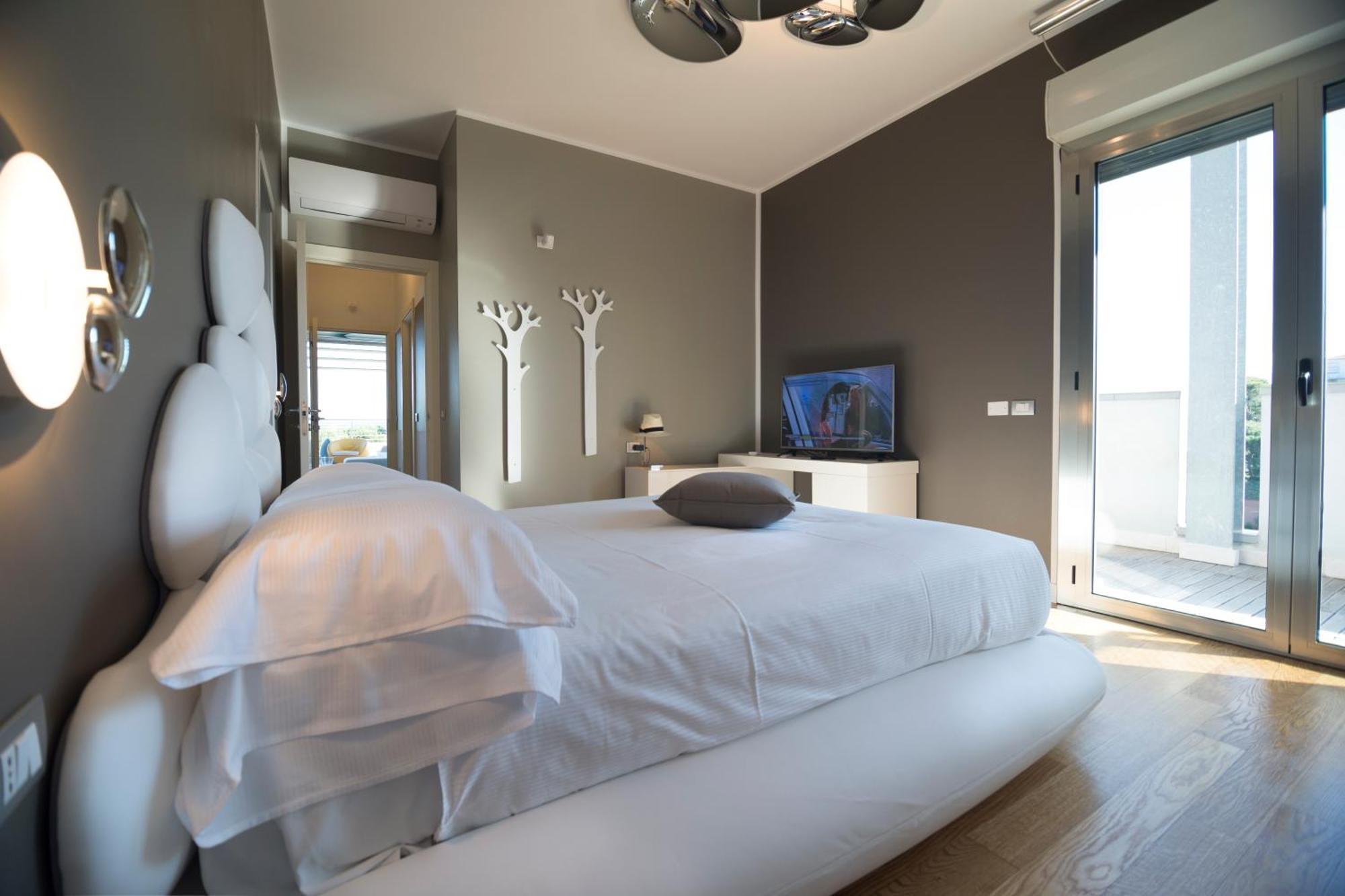 The One Hotel - Designed For Adults - Pet Lovers Riccione Exterior photo